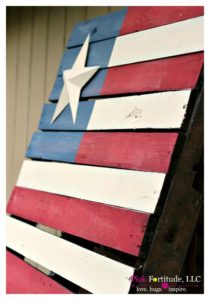 DIY Pallet Projects - American Flag