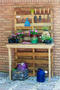 DIY Pallet Projects - Pallet Gardening Table