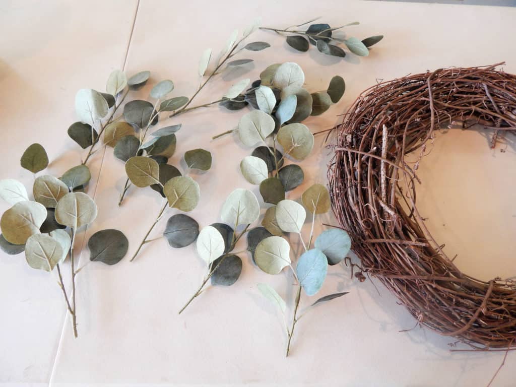 Easy DIY Wreath - Leaves and grapevine wreath