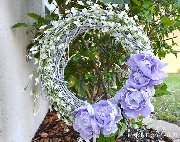 DIY Wreaths - Purple and white wreath