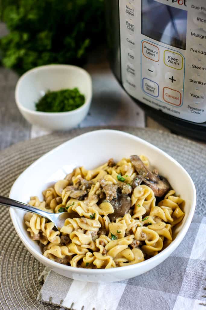 Easy Instant Pot Beef Stroganoff Recipe - This Incredible and Easy Instant Pot Stroganoff Recipe is the perfect comfort food. You only need 10 simple ingredients and your Instant Pot! #dinner #stroganoff #easy #instantpot #pressurecooker #homefreshideas