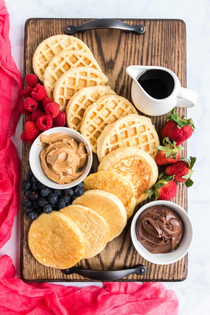 The Ultimate Breakfast Charcuterie Tray - Serve this Ultimate Breakfast Charcuterie Tray for all your gatherings and events! You can easily customize it and everyone will be happy to graze on the food! #charcuterieboard #charcuterie #brunch #breakfast #homefreshideas