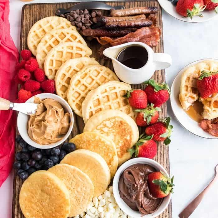 The Ultimate Breakfast Charcuterie Tray - Serve this Ultimate Breakfast Charcuterie Tray for all your gatherings and events! You can easily customize it and everyone will be happy to graze on the food! #charcuterieboard #charcuterie #brunch #breakfast #homefreshideas