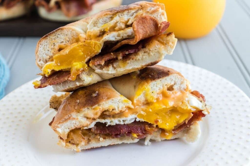 breakfast sandwich with bacon egg and cheese
