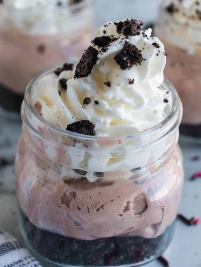 oreo sprinkled on cheesecake