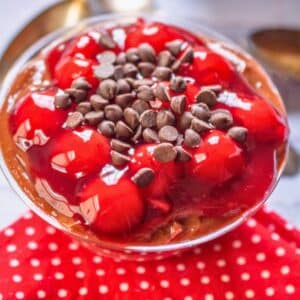 no bake cherry chocolate cheesecake